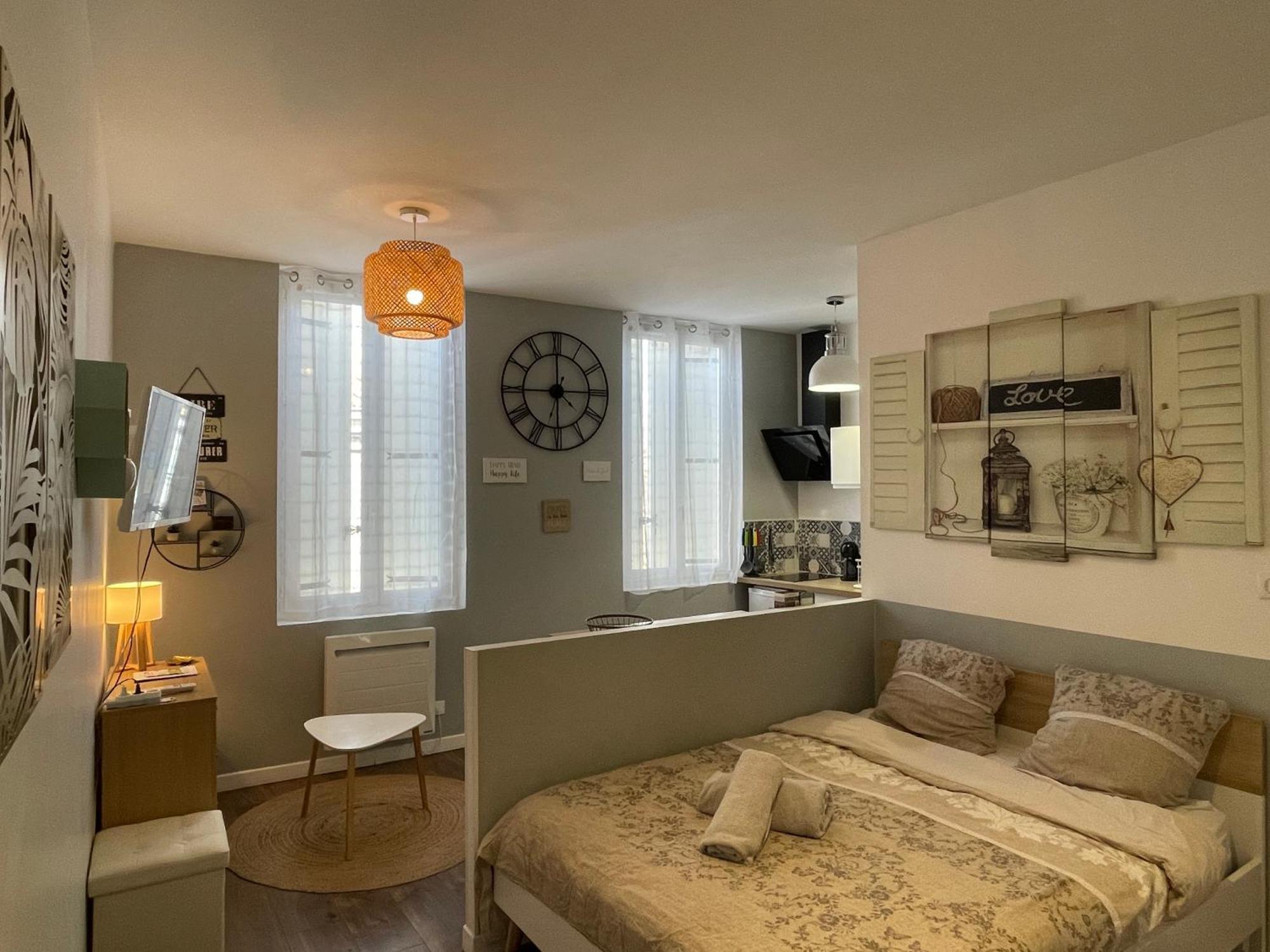 Apartment Chez Jean-yves Et Zoe - Le Carpe Diem - Au Calme, Tres Propre, Proche Parkings Niort